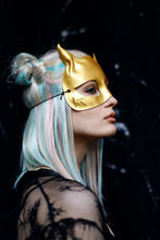 Load image into Gallery viewer, The Gold Kitty